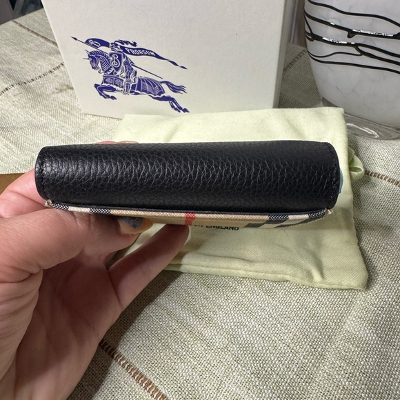 🔥BRAND NEW🔥 Burberry Nova Check/Leather Compact Wallet - Picture 11 of 15
